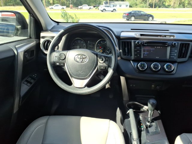 Used 2017 Toyota RAV4 LE FWD image 12