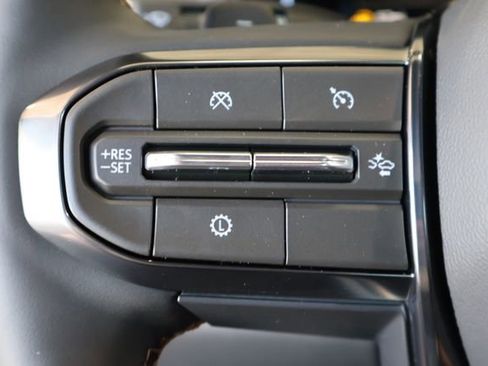 New 2026 GMC Acadia AT4 w/ Luxury Package AWD/4WD image 28