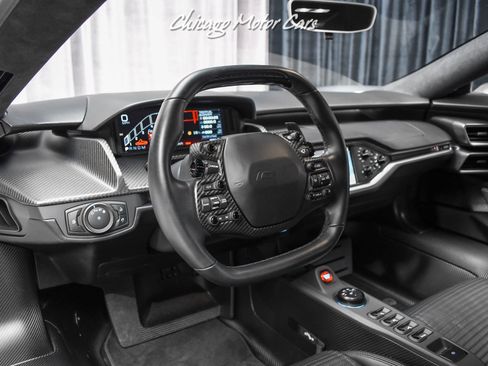 Used 2019 Ford GT RWD image 8