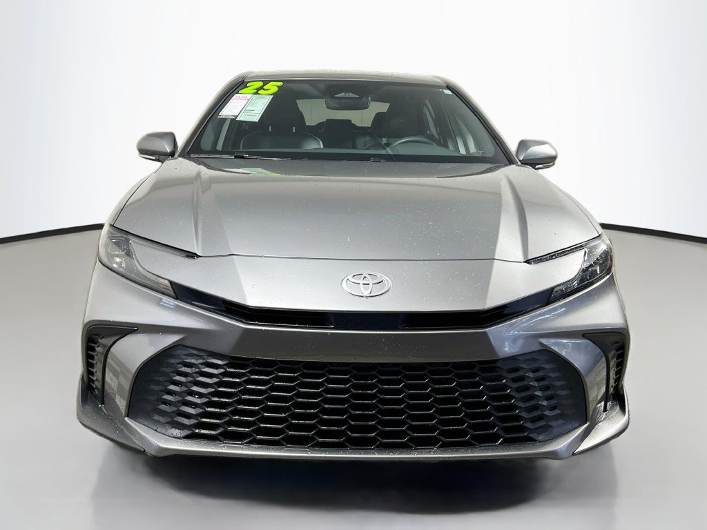 Used 2025 Toyota Camry SE FWD image 8