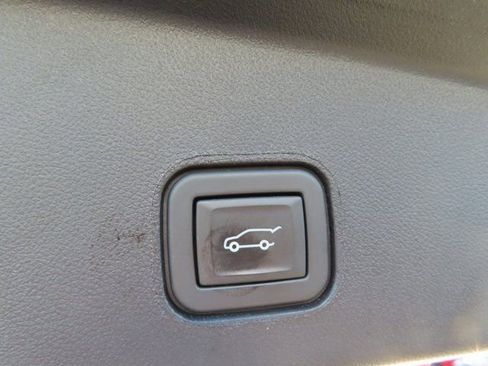 Used 2024 Cadillac Lyriq Luxury w/ LPO, Floor Liner Package image 40