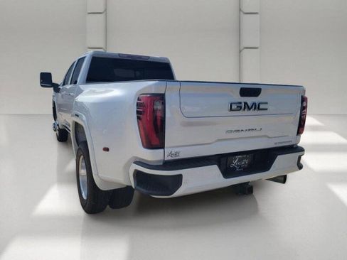 Used 2024 GMC Sierra 3500 Denali Ultimate AWD/4WD image 6