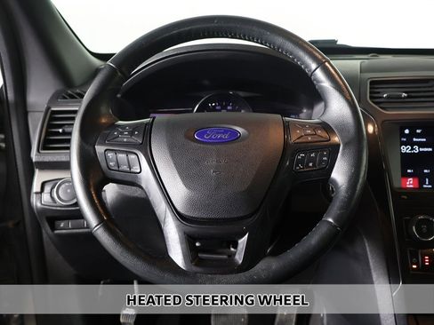 Used 2019 Ford Explorer XLT w/ Equipment Group 202A image 7