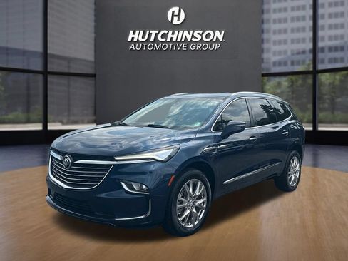 Used 2023 Buick Enclave Premium FWD image 3