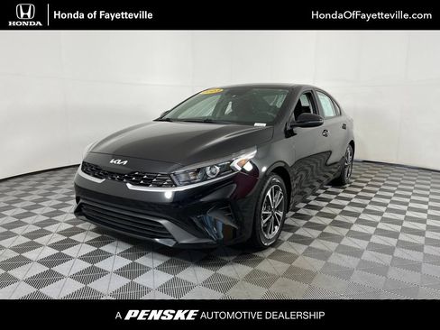 Used 2023 Kia Forte LXS w/ LXS Technology Package FWD image 1