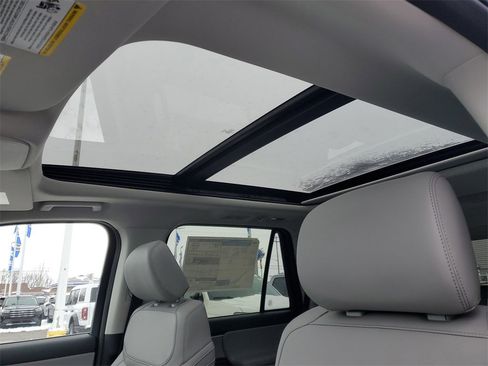 New 2026 Ford Expedition Active image 10