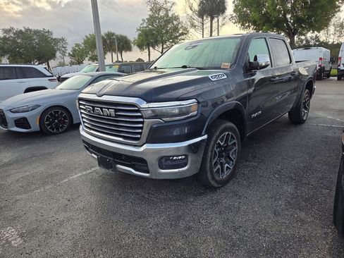 Used 2025 RAM 1500 Laramie AWD/4WD image 3