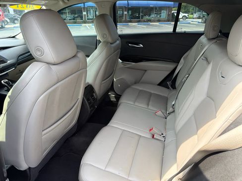 Used 2021 Cadillac XT4 Premium Luxury FWD image 12