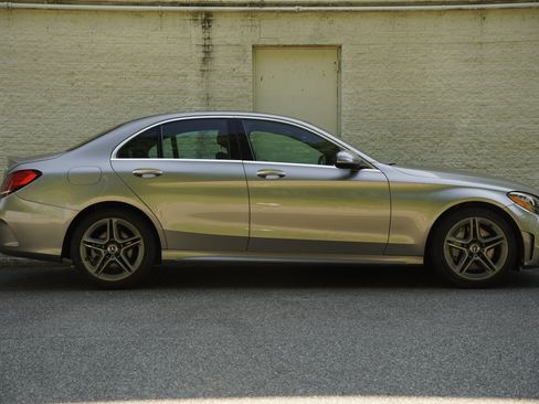Used 2020 Mercedes-Benz C 300 4MATIC Sedan image 9