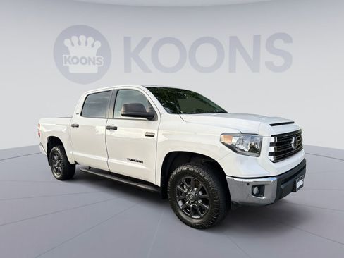 Used 2021 Toyota Tundra SR5 w/ Trail Edition AWD/4WD image 10