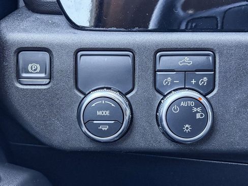 Used 2024 GMC Sierra 1500 SLE image 47