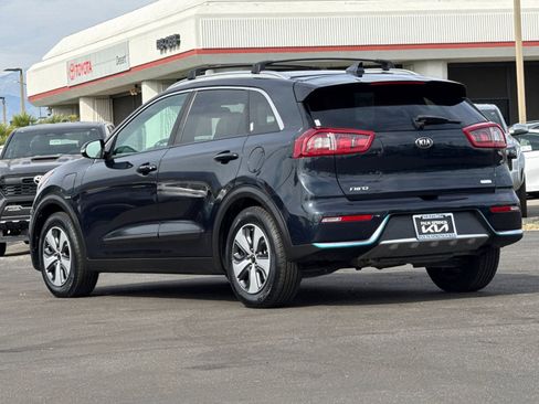 Used 2018 Kia Niro EX image 5