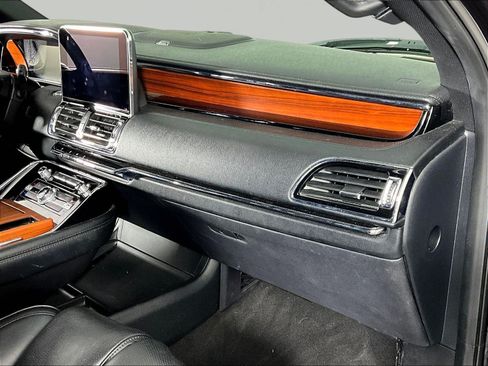 Used 2019 Lincoln Navigator L Select AWD/4WD image 26