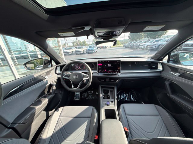 New 2026 Volkswagen Tiguan SE R-Line AWD/4WD image 9