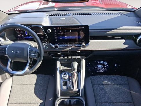 Used 2025 Chevrolet Colorado Z71 w/ Technology Package image 11