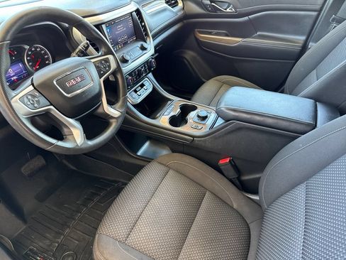 Used 2022 GMC Acadia SLE w/ Driver Convenience Package FWD image 9