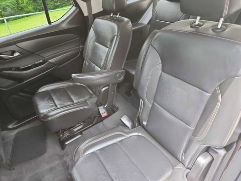 Used 2020 Chevrolet Traverse LT w/ LT Premium Package FWD image 32