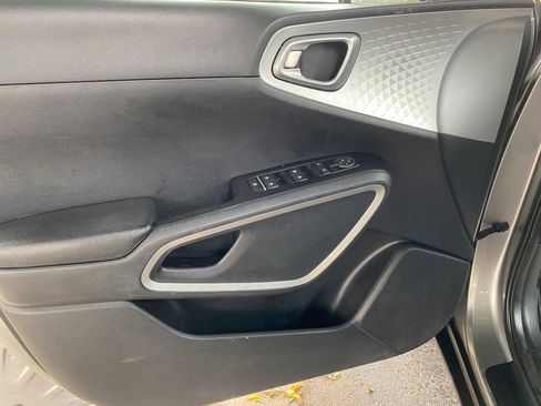 Used 2022 Kia Soul LX w/ Technology Package FWD image 26