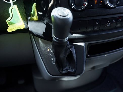 Used 2017 Mercedes-Benz Sprinter 3500 image 46