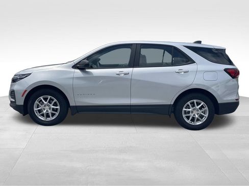 Used 2022 Chevrolet Equinox LS FWD image 7