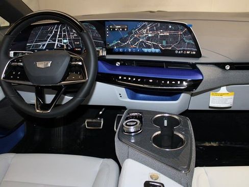 New 2025 Cadillac Optiq Sport 1 w/ LPO, ONYX Package AWD/4WD image 15