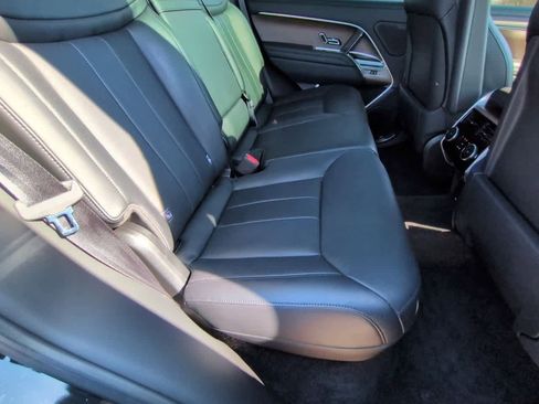Certified 2025 Land Rover Range Rover SE image 21