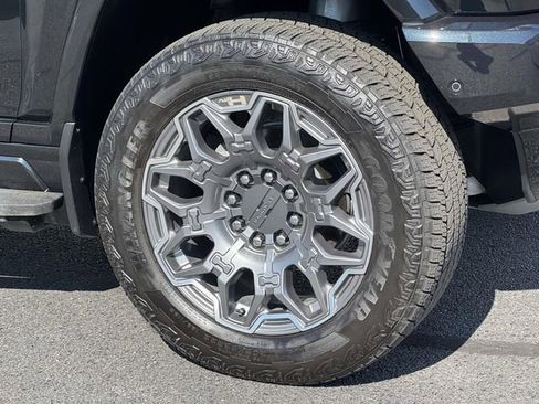 Used 2024 GMC Hummer EV 2X image 6