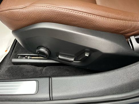 Used 2022 Volvo V90 B6 Cross Country image 8