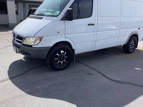 Used 2003 Dodge Sprinter 2500 RWD image 21