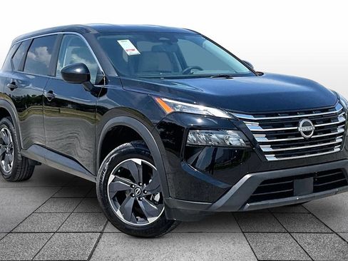 Used 2025 Nissan Rogue SV AWD/4WD image 2