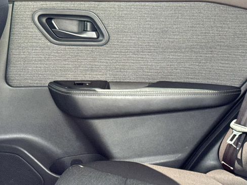 Certified 2021 Nissan Rogue S FWD image 14