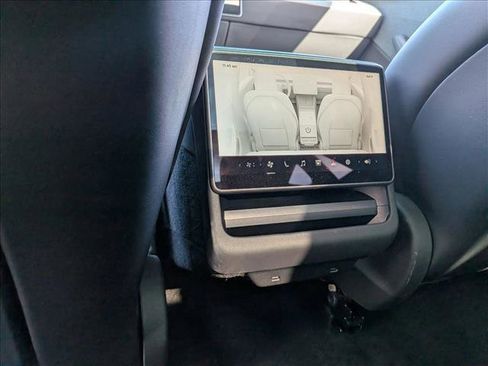 Used 2025 Tesla Model 3 Long Range image 17