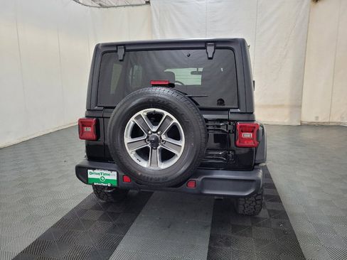 Used 2018 Jeep Wrangler Unlimited Sahara w/ LED Lighting Group AWD/4WD image 7