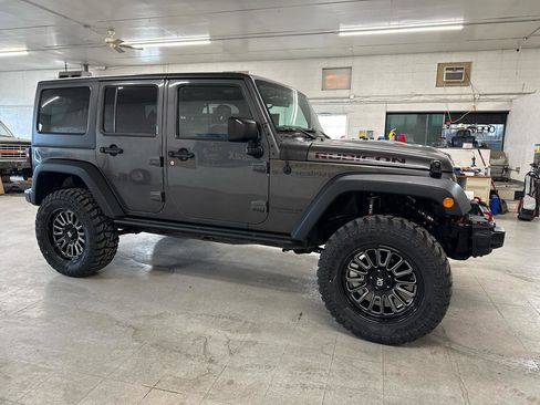 Used 2017 Jeep Wrangler Unlimited Rubicon image 5