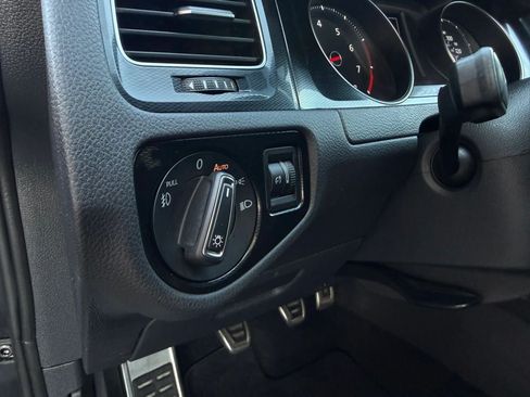 Used 2017 Volkswagen GTI Autobahn FWD image 38