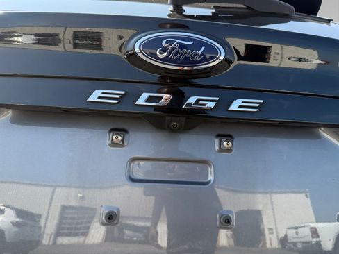 Used 2024 Ford Edge SEL AWD/4WD image 16