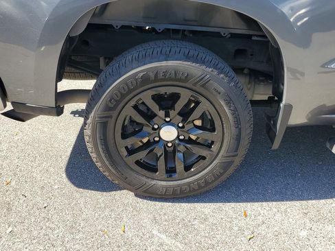 Used 2020 Chevrolet Silverado 1500 LT w/ All-Star Edition image 5