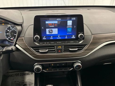 Used 2024 Nissan Altima 2.5 SV image 40