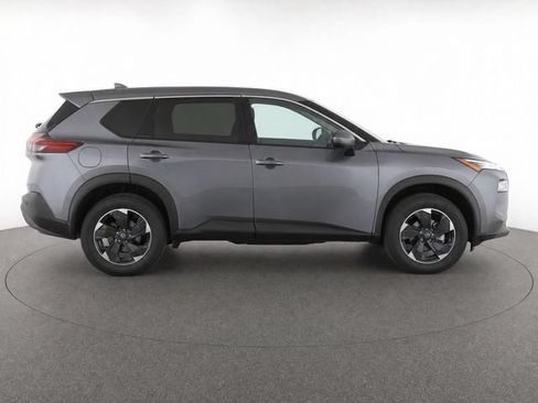 Used 2025 Nissan Rogue SV AWD/4WD image 4