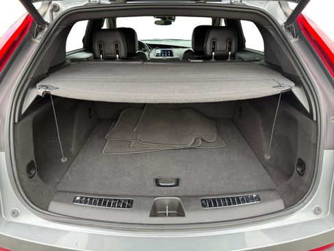 Used 2023 Cadillac XT4 Premium Luxury image 17