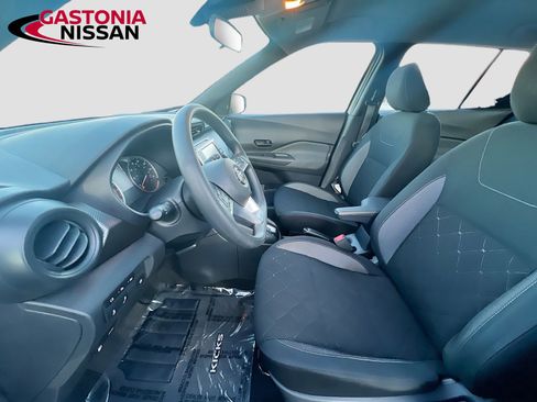 Used 2020 Nissan Kicks S image 26