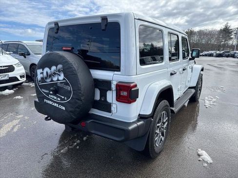 Certified 2025 Jeep Wrangler Sahara image 5