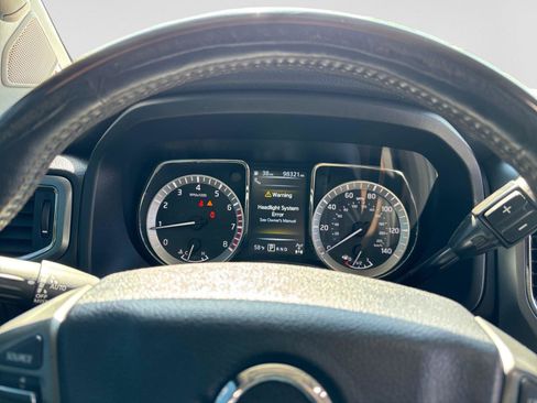 Used 2017 Nissan Titan Platinum Reserve AWD/4WD image 16