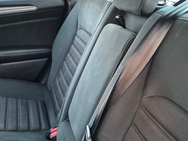 Used 2018 Ford Fusion SE w/ Fusion SE Technology Package FWD image 15