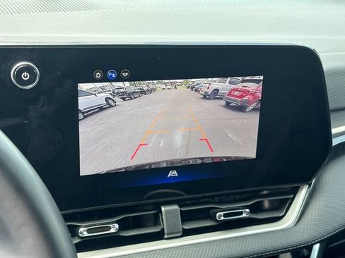 Used 2026 Chevrolet Equinox LT w/ Convenience Package II FWD image 22