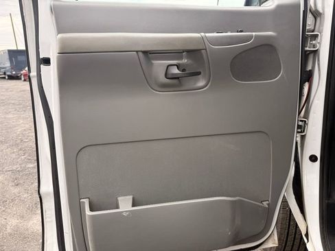Used 2008 Ford E-250 and Econoline 250 image 12