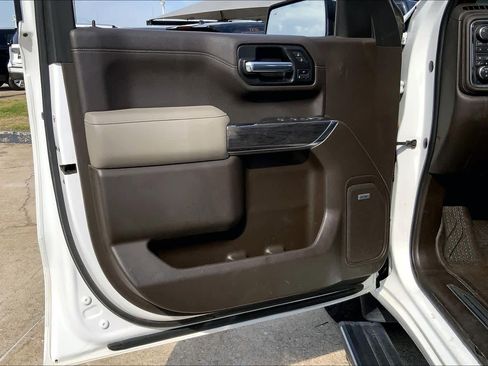Used 2019 Chevrolet Silverado 1500 LTZ w/ LTZ Premium Package AWD/4WD image 21
