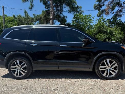 Used 2017 Honda Pilot Touring image 4