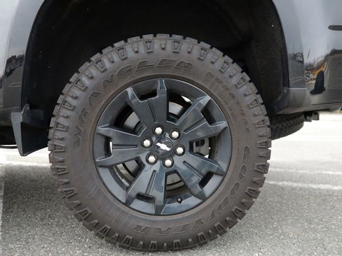 Used 2021 Chevrolet Colorado Z71 w/ Z71 Midnight Edition image 15