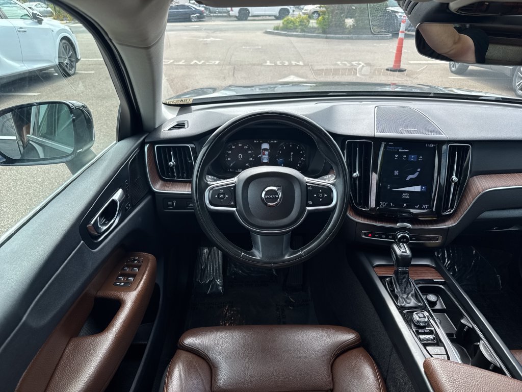 Used 2019 Volvo XC60 T5 Momentum w/ Protection Package Premier AWD/4WD image 13